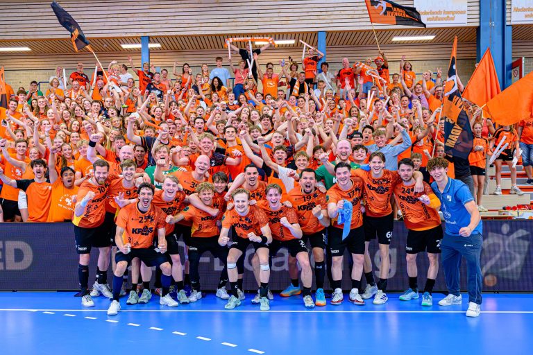 Kras/Volendam wint eerste wedstrijd in de strijd om het landskampioenschap