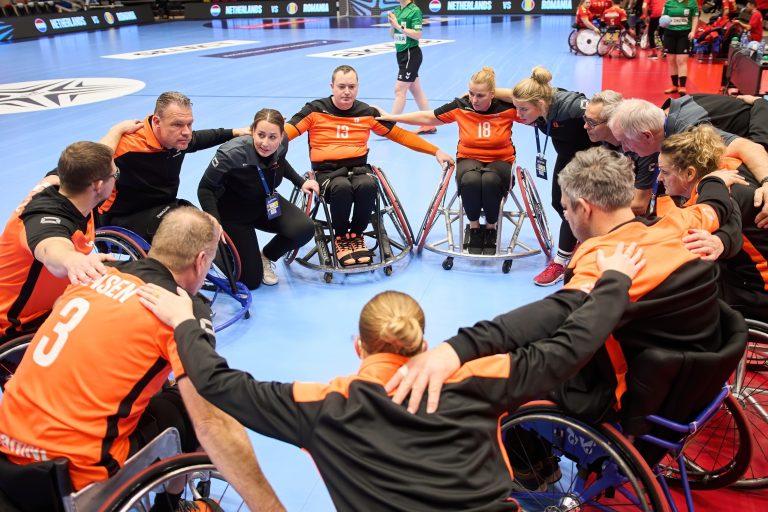 Nederlands rolstoelhandbalteam klaar voor EURO HAND 4 ALL